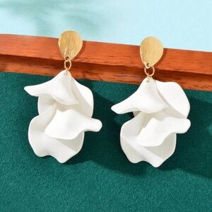 Elegant Matte White Floral Drop Earrings